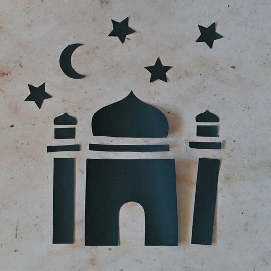 how-to-make-a-lightbox-for-ramadan-step-1.jpg?sw=554&q=85