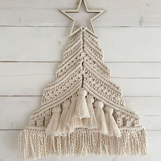 idea%5Fmacrame%2Dchristmas%2Dtrees%5Fstep38.jpg?sw=554&q=85