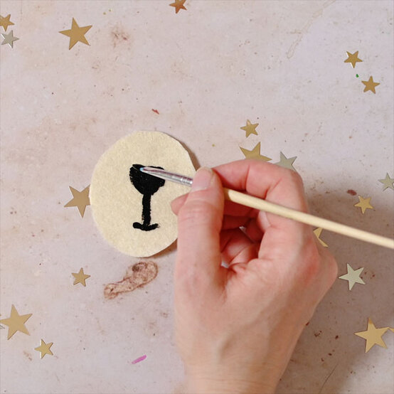 how-to-make-winter-milk-bottle-lanterns_polar-bear-b.jpg?sw=554&q=85