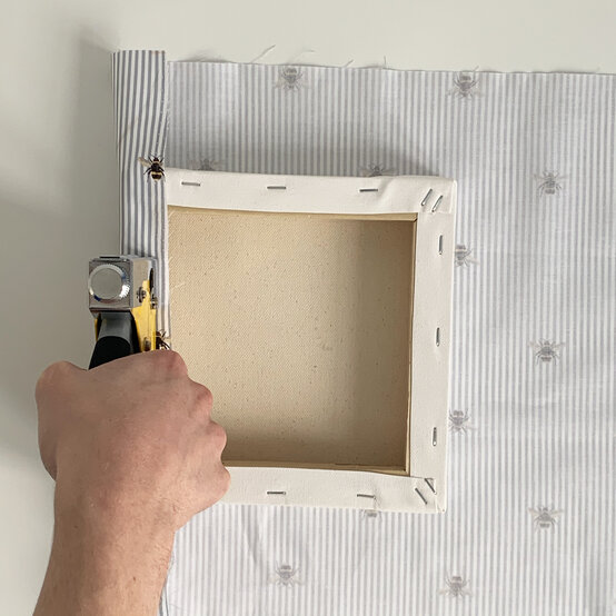 how_to_organise_your_home_office_with_-fabric_notice_board_3a.jpg?sw=554&q=85