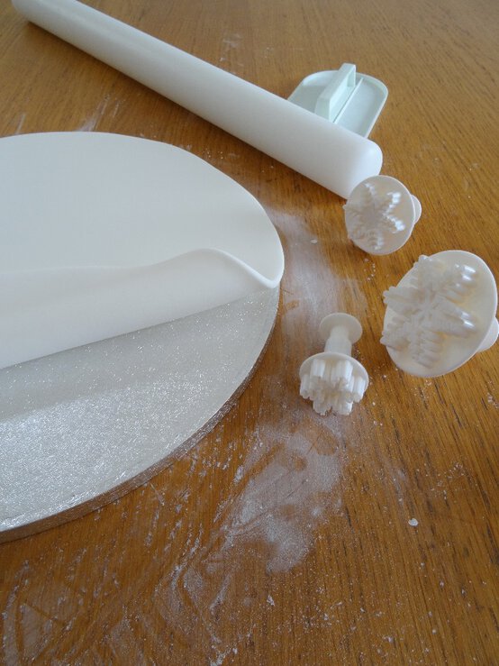 hat-2.jpg?sw=554&q=85