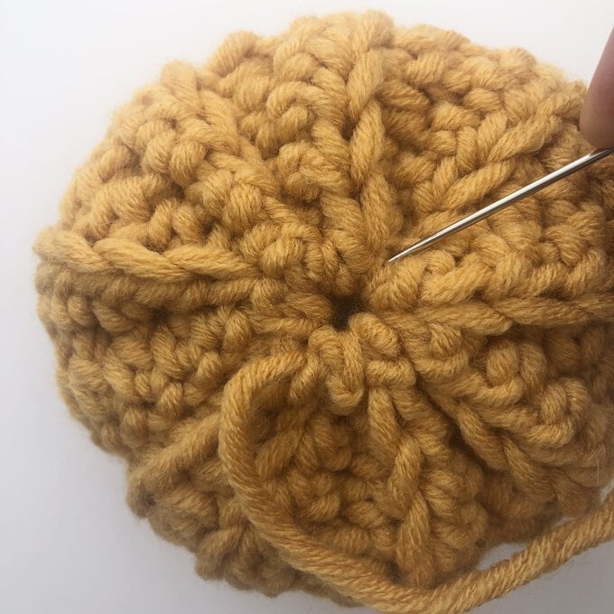 how-to-crochet-a-collection-of-pumpkins-step-1f.jpg?sw=680&q=85
