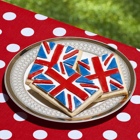 union-jack-cookies-1464-600.jpg?sw=554&q=85