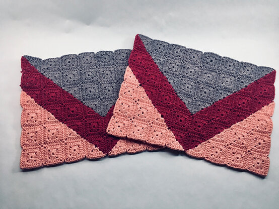 valeria-granny-square-handbag11.jpg?sw=554&q=85