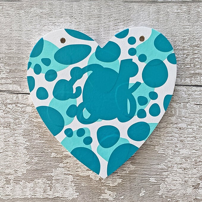 cricut_how_to_decorate_a_wooden_heart_13.jpg?sw=680&q=85