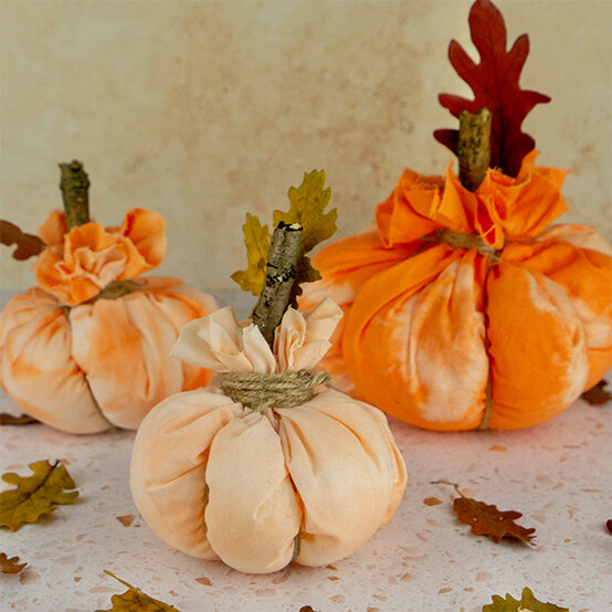 tie-dye-no-sew-pumpkins-hero.jpg?sw=554&q=85
