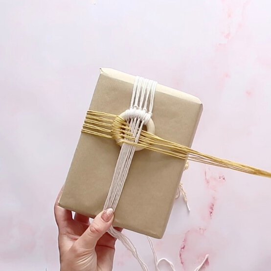 How_to_Gift_Wrap_with_your_yarn_scraps_Macrame%208.jpeg?sw=554&q=85