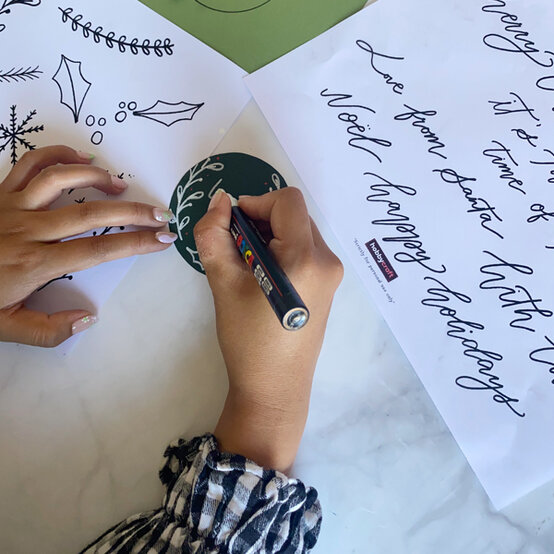 idea_christmas-drawn-gifttag_step4a.jpg?sw=554&q=85