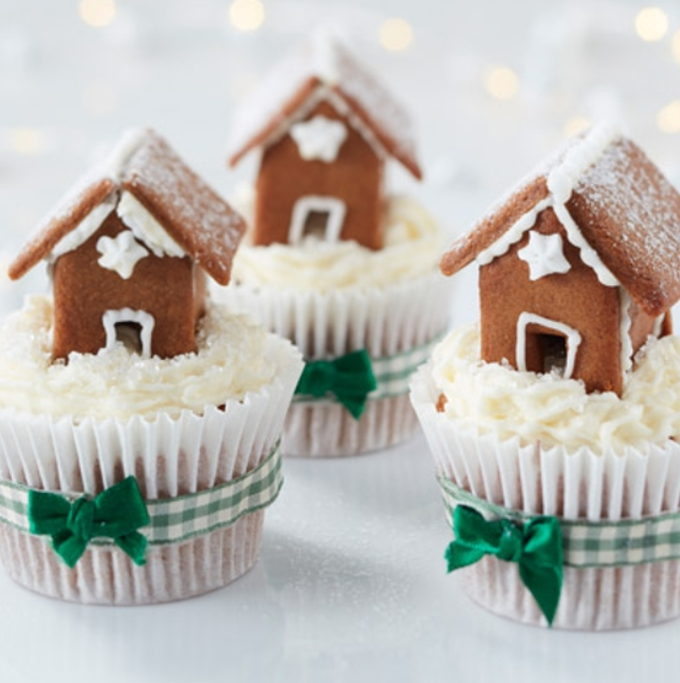 how-to-make-a-gingerbread-house-cupcakeshero.png?sw=680&q=85