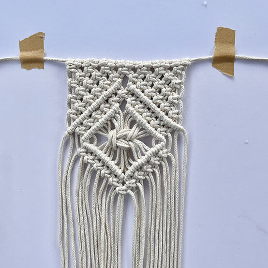 Idea_How-to-Make-a-Wedding-Macrame-Bouquet-Wrap_Step21.JPG?sw=554&q=85