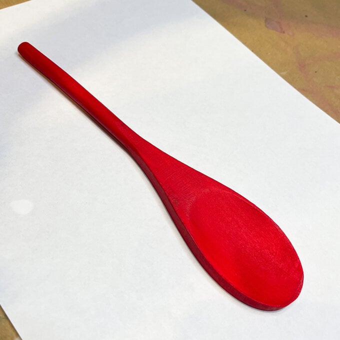 idea_how-to-make-story-spoons-ladybird_step1.jpg?sw=680&q=85