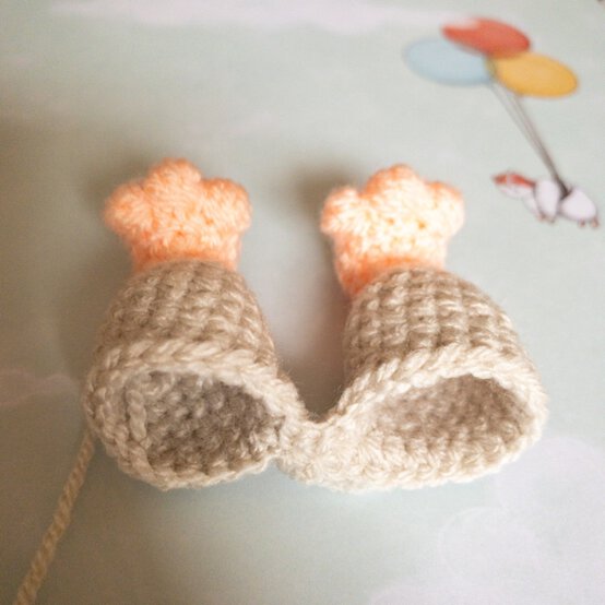 How_to_Crochet_Maud_the_Guinea_Pig_Legs_2.jpeg?sw=554&q=85