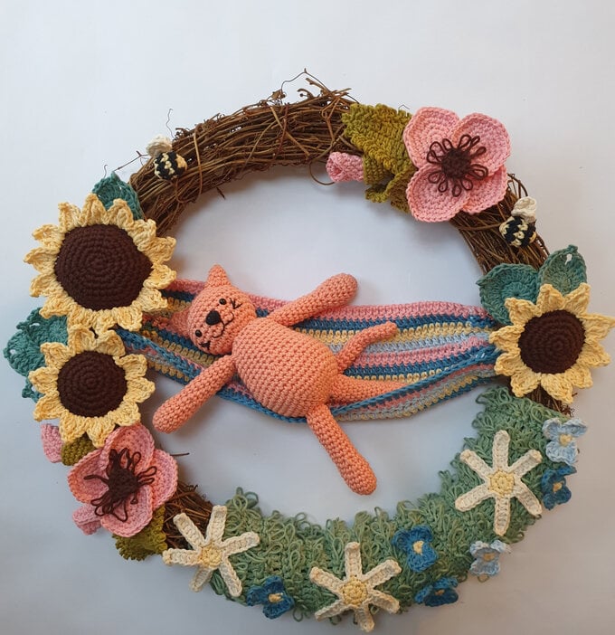 how_to_crochet_a_summer_garden_wreath_placement-9.jpg?sw=680&q=85