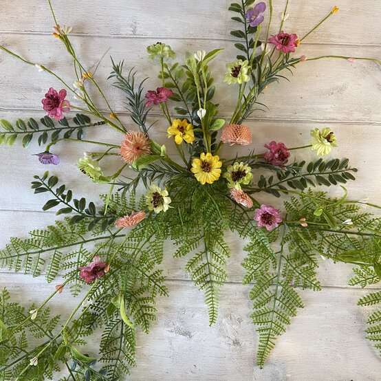 spring-garland-8b.jpeg?sw=554&q=85