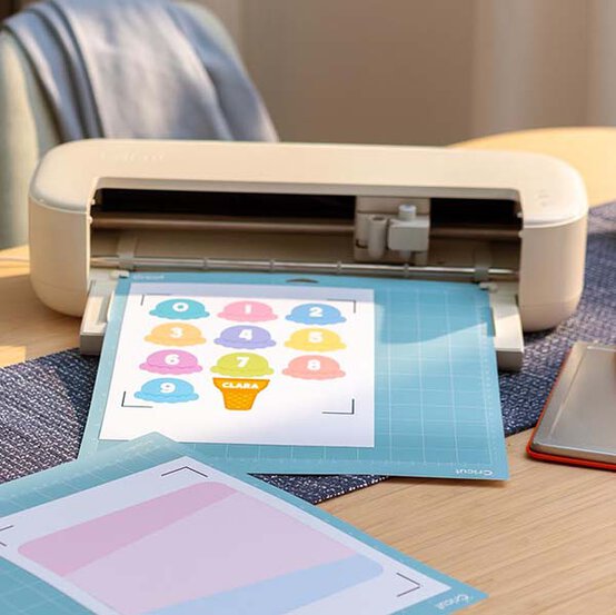 explore%2D5%2Dstickers.jpg?sw=554&q=85