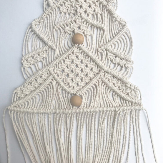 idea_macrame-large-christmas-tree_step39.jpg?sw=554&q=85