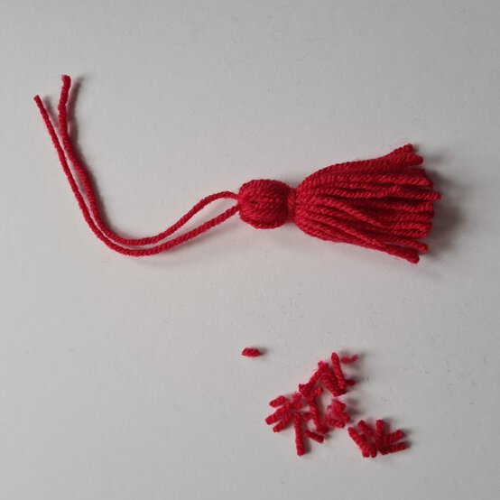 Idea_how-to-make-union-flag-bunting_tassel-bunting_step3c.jpg?sw=554&q=85