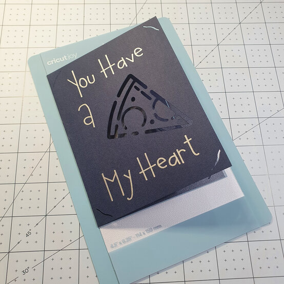 cricut_get_started_in_cricut_joy_valentines_card_for_him_29.jpg?sw=554&q=85