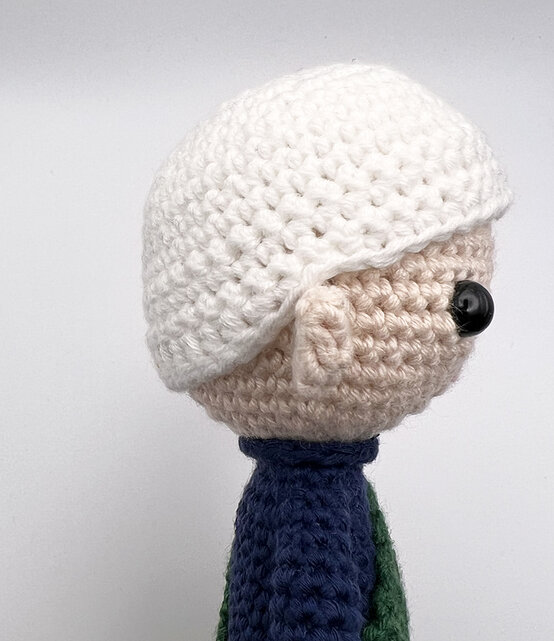 How-to-Crochet-an-Amigurumi-King-Charles_hair.jpg?sw=554&q=85