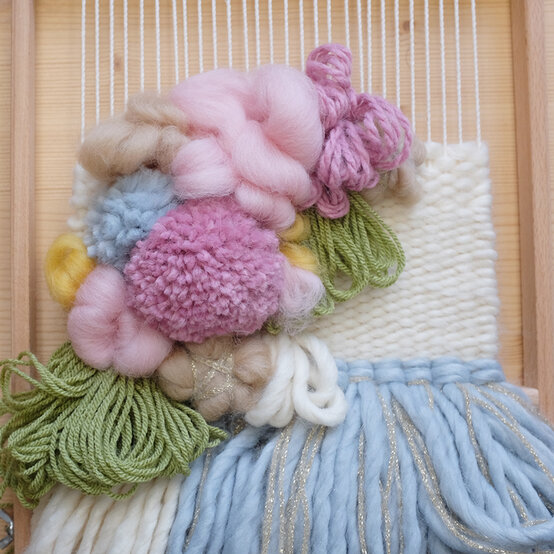 how_to_make_-a_floral_weave_38.jpg?sw=554&q=85