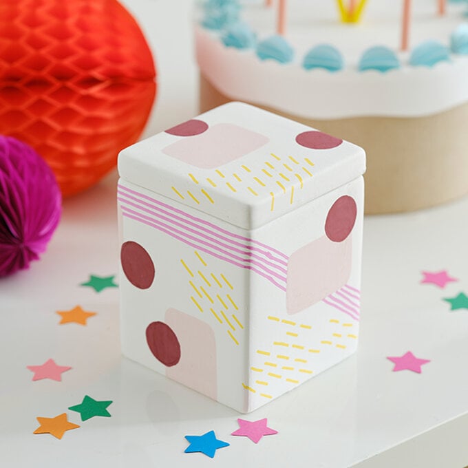DIY-Birthday-Craft-Projects_Ceramin-Gift-Box.jpg?sw=680&q=85