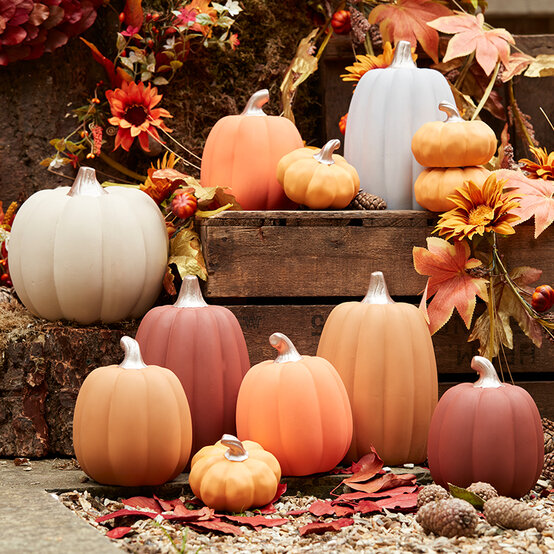 Autumn%20Craft%20Ideas_Ceramic%20Pumpkins.jpg?sw=554&q=85