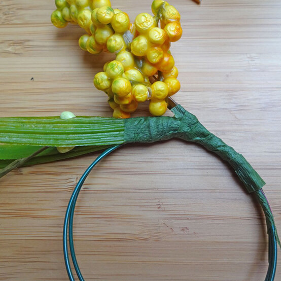 floral-napkin-ring-3.jpg?sw=554&q=85