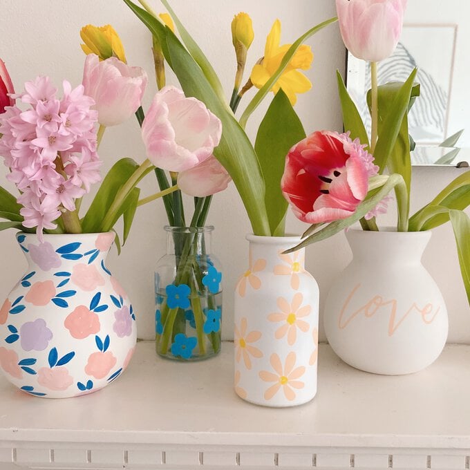 3-ways-to-decorate-vases-final.jpg?sw=680&q=85