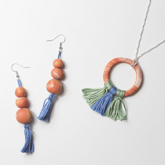 marbled-fimo-jewellery-10.jpg?sw=554&q=85