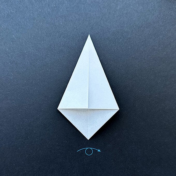 how-to-make-an-origami-fathers-day-card_step-12.jpg?sw=680&q=85