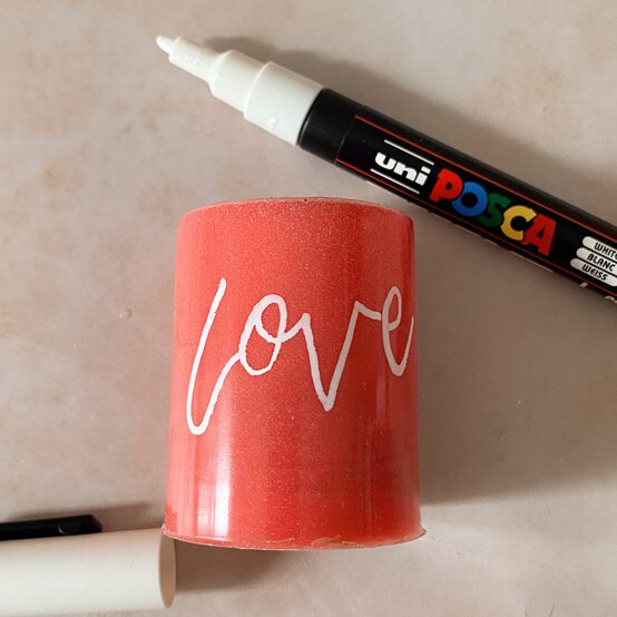 how-to-make-resin-vases_step5.jpg?sw=554&q=85