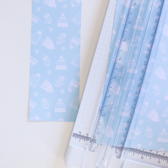 emmajewell_roundup_napkin-wrap_step1.jpg?sw=554&q=85