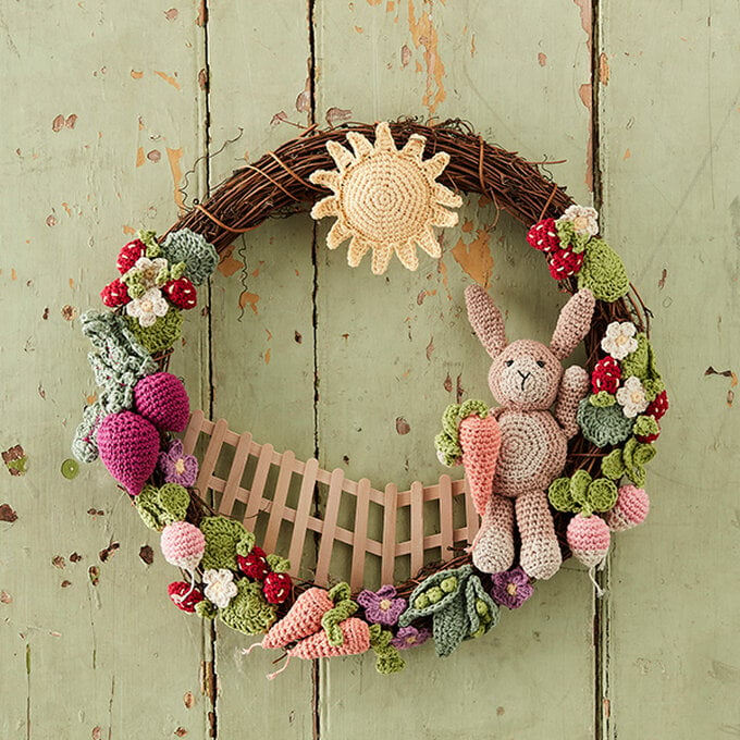crochet-a-spring-wreath.jpg?sw=680&q=85