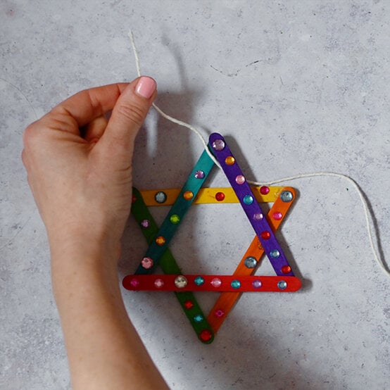 star-of-david-mobile_step5.jpg?sw=554&q=85