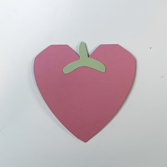 berry_card_glue_step_5.jpg?sw=554&q=85