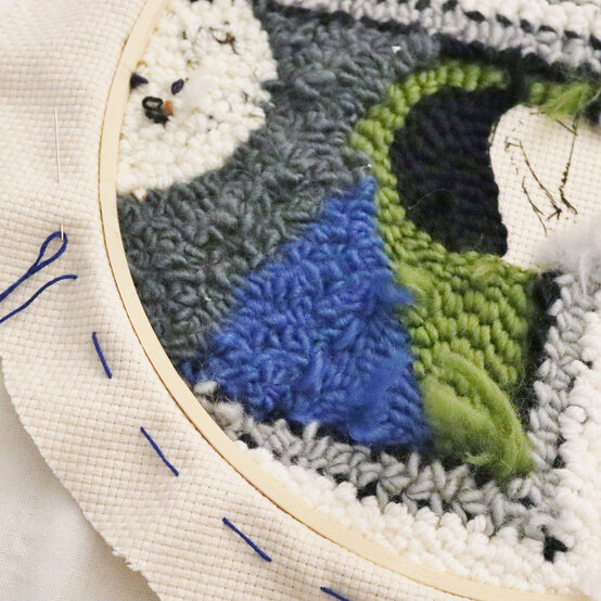 winterpunchneedle_step23.jpg?sw=554&q=85