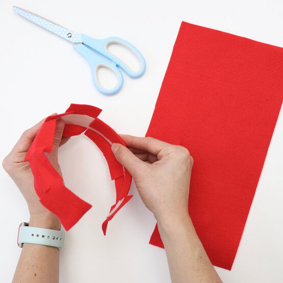 how_to_make_a_ladybird_costume_ladybird_step1-square.jpg?sw=554&q=85