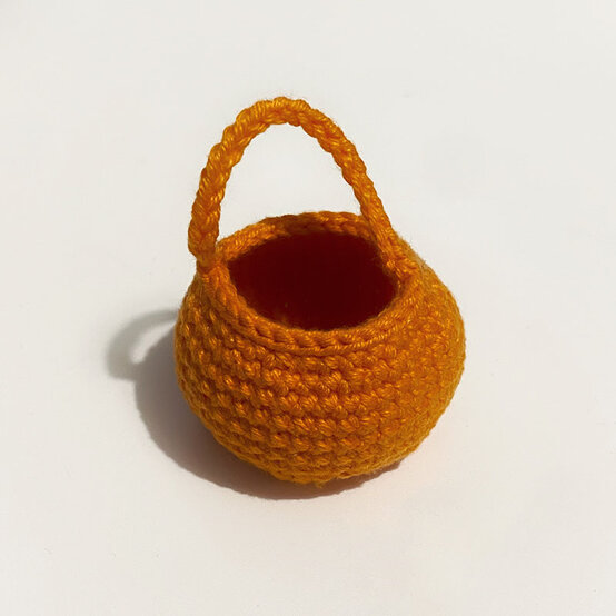 Tiny%2DFriends%2DHalloween%5FPumpkinBucket.JPG?sw=554&q=85