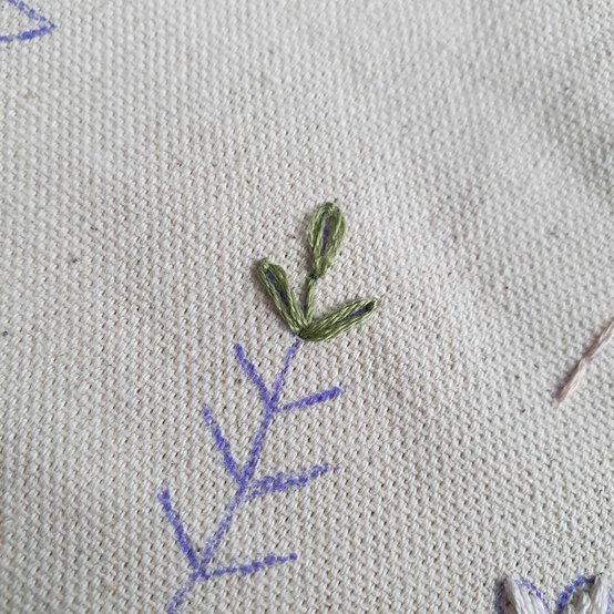 Idea_how-to-make-an-embroidered-banner_step9c.jpg?sw=554&q=85