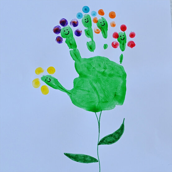 kids-handprint-art-ideas_flowers-4.jpg?sw=554&q=85