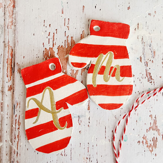 idea_clay-tree-decorations-mitten_step4.jpg?sw=554&q=85