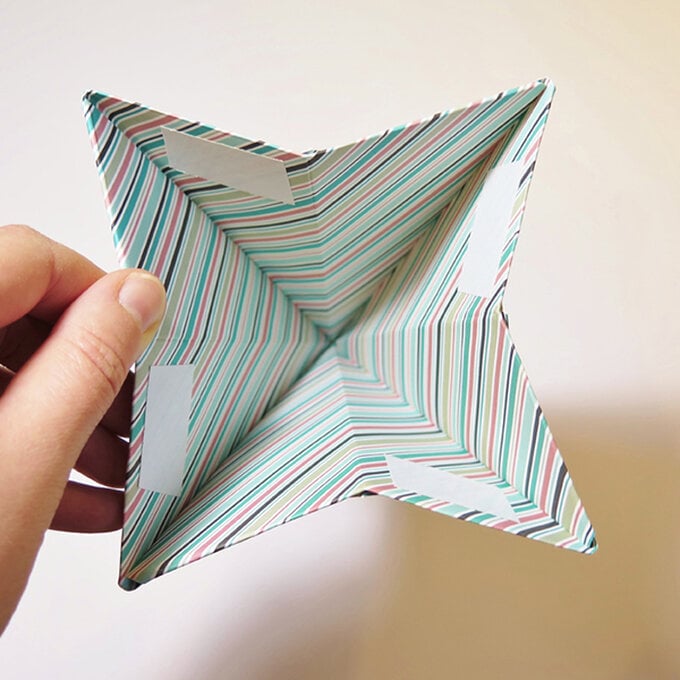 origami-christmas-tree-9a.jpg?sw=680&q=85