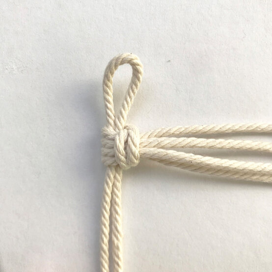 idea_macrame-mini-christmas-tree_step2.jpg?sw=554&q=85