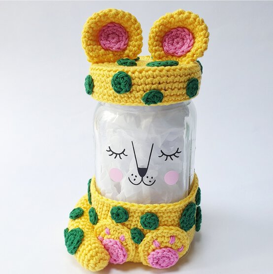 Idea_%20how-to-upcycle-jars-with-crochet_step3.jpg?sw=554&q=85