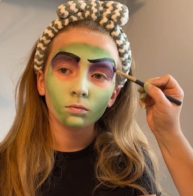Halloween Witch Face Paint: Spooktacular Ideas to Transform Your Look!