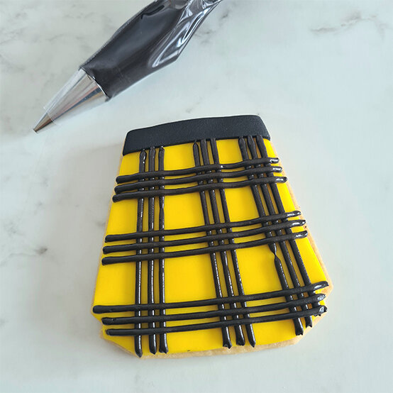 how-to-make-kilt-shortbread-biscuits_step-8b.jpg?sw=554&q=85