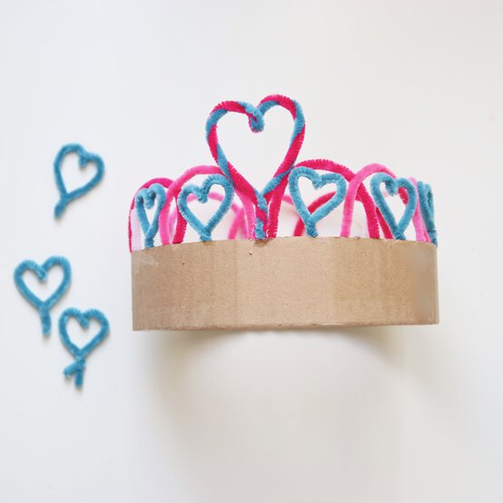 no1_mum_crown_glue_step_3.1.jpg?sw=554&q=85