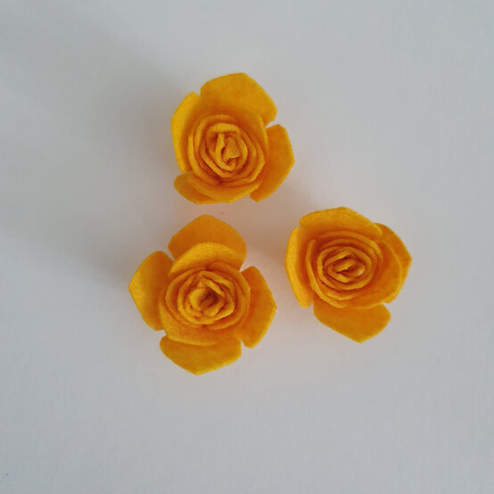 cricut-how-to-make-a-floral-headband-step7.2.jpg?sw=554&q=85