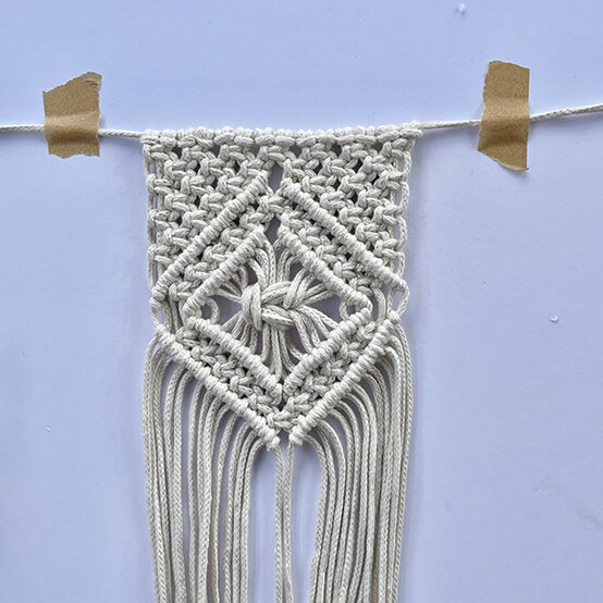 Idea_How-to-Make-a-Wedding-Macrame-Bouquet-Wrap_Step23.JPG?sw=554&q=85