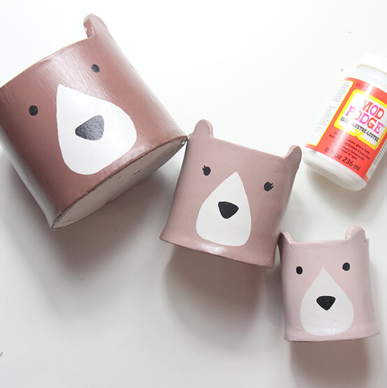 clay-bear-pots-step8.jpg?sw=554&q=85